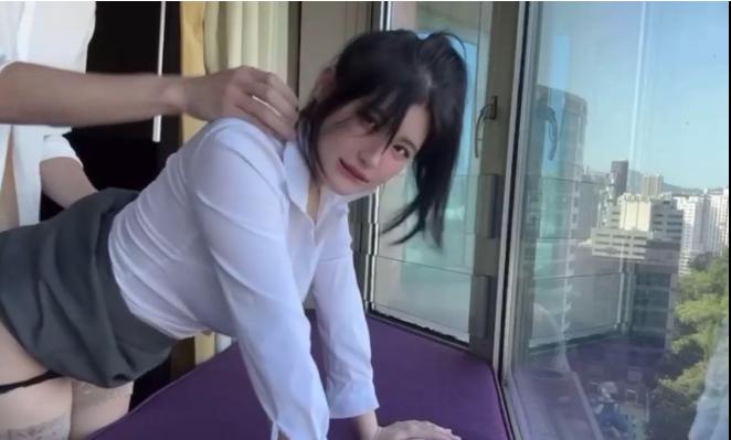 Chịu không nỗi với thư ký của sếp